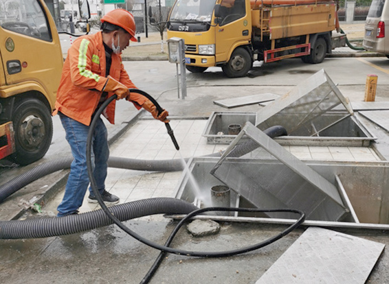 红毛镇隔油池清理